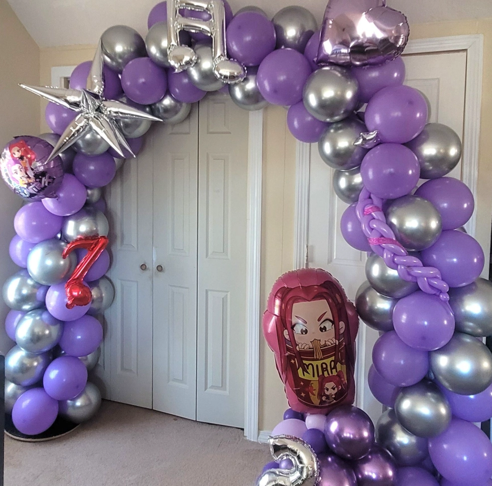 K-pop themed balloon arch