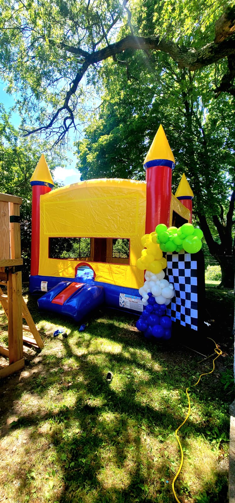 Modular bounce house