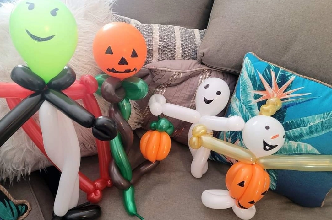 Halloween balloon sculpture